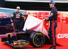 ''Toro Rosso'' un ''Williams'' atklāj kārtis, Heresā sākās F1 testi (+foto)