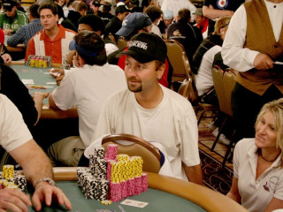 Daniels Negreanu: "Stundas laikā es nopelnu $6000" Daniels Negreanu: "Stundas laikā es nopelnu $6000"