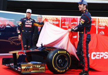 ''Toro Rosso'' un ''Williams'' atklāj kārtis, Heresā sākās F1 testi (+foto)