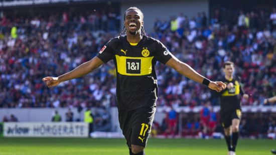 Borussia Dortmund dokončno odkupila Carneyja Chukwuemekaja iz Chelseaja.