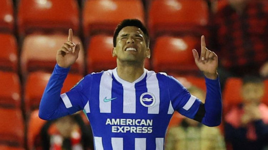 Līgas kauss: paragvajietim četri vārti, Liverpūle atkal izrauj uzvaru, nervozē arī "Chelsea"