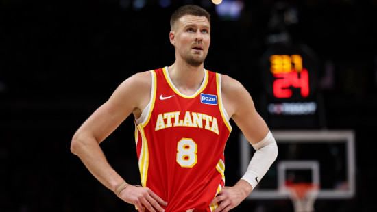 Porziņģis saber ceturtdaļsimtu, "Hawks" ļauj Jokičam veikt ievērojamu atspēlēšanos