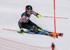Kalnu slēpotājs Zvejnieks nefinišē pirmajā braucienā, slalomā zelts Francijai