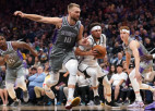 "Kings" <i>salādē</i> 153 punktus "Nets" grozā; Dončičam 35+11 uzvarā pār "Clippers"