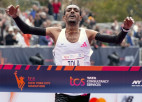 Etiopietis Tola labo Ņujorkas maratona rekordu