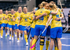 Zviedrietes startā šokē Somiju, nosargājot čempionu trofeju
