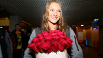 Ikaunieci-Admidiņu lidostā sagaida ar sarkanām rozēm