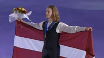Vasiļjevs izcīna un saņem bronzas medaļu EČ daiļslidošanā