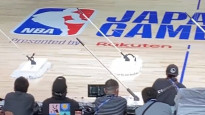 NBA pārbaudē japāņi pārsteidz ar neierastu pieeju laukuma sakopšanā