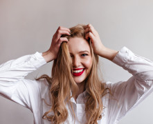 SOS plāns pret matu izkrišanu: No šampūna līdz biotīnam – kompleksa pieeja