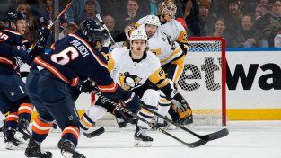 Bļugeram otrais lielākais spēles laiks šosezon, "Penguins" smaga sakāve pret "Islanders"