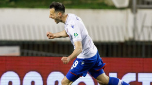 Bijušais izlases un Milānas uzbrucējs Kaliničs Horvātijas līderē spēlēs par vienu eiro mēnesī