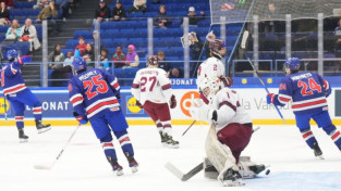 Latvijas U18 izlasei zaudējums pret ASV jaunajiem hokejistiem