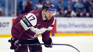 Vārds <i>Sportacentrs</i> lasītājiem: kā Latvijas hokejisti izskatījās kaujā pret zviedriem?