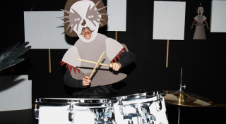 Latvijas Leļļu teātrī top protestu tēmai veltīta izrāde “Nē! Nē! Nē!”