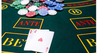 Varbūtības teorija ikdienā - ko mēs varam mācīties no kāršu spēļu matemātikas?