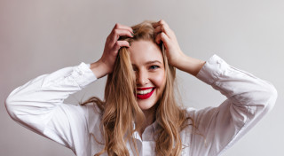 SOS plāns pret matu izkrišanu: No šampūna līdz biotīnam – kompleksa pieeja