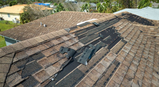 Ko darīt, ja pavasara vētra sabojā jumtu vai logus?