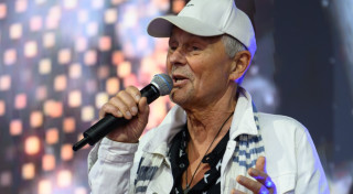 Šodien 75 gadu jubileju svin leģendārais mūziķis Adrians