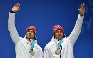Foto: Melbārdis un Strenga apbalvoti ar olimpiskajām bronzas medaļām