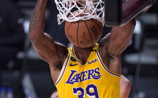 Mūžam "Lakers" jau pēc divām stundām nonāk Filadelfijā