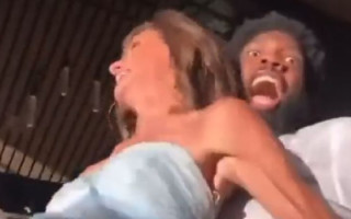 Video: NBA superzvaigzne Embīds pieķerts amizantā kāzu dejā