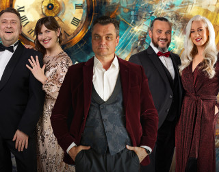 Vecgada koncertos "Tā, lūk, griežas dzīves rats!" – smiekli, nedaudz melanholijas un populāras Maestro dziesmas Vecgada koncertos "Tā, lūk, griežas dzīves rats!" – smiekli, nedaudz melanholijas un populāras Maestro dziesmas