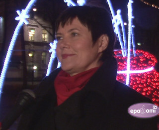 Video: Rīgā apskatāms sestais vides objektu festivāls “Ziemassvētku egļu ceļš”