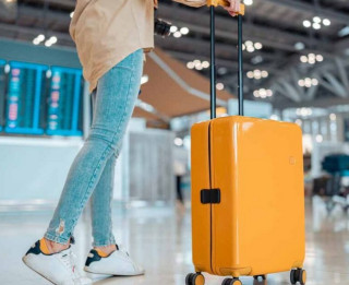 Baltijas valstu prātu aizplūšanas krīze: kāpēc jaunieši aizbrauc un kāpēc daļa atgriežas