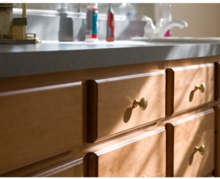 Stilīgi un praktiski vannas istabas skapīši mūsdienu mājām