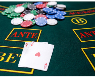 Varbūtības teorija ikdienā - ko mēs varam mācīties no kāršu spēļu matemātikas?