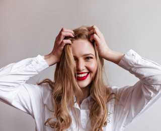 SOS plāns pret matu izkrišanu: No šampūna līdz biotīnam – kompleksa pieeja