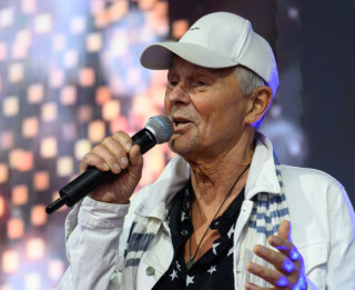 Šodien 75 gadu jubileju svin leģendārais mūziķis Adrians