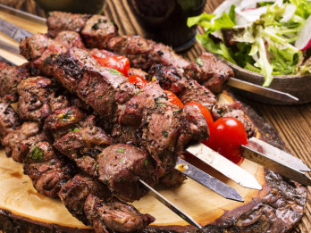 Video: Videorecepte – šašliks klasiskā marinādē