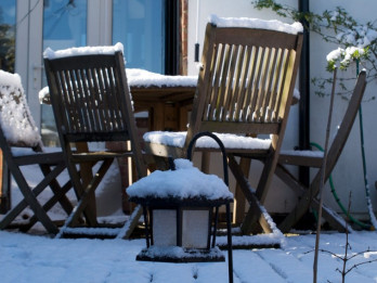 Dārza mēbeļu kopšana pēc sezonas – soli pa solim Dārza mēbeļu kopšana pēc sezonas – soli pa solim