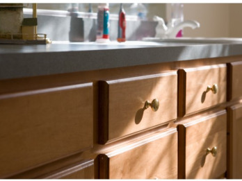 Stilīgi un praktiski vannas istabas skapīši mūsdienu mājām Stilīgi un praktiski vannas istabas skapīši mūsdienu mājām