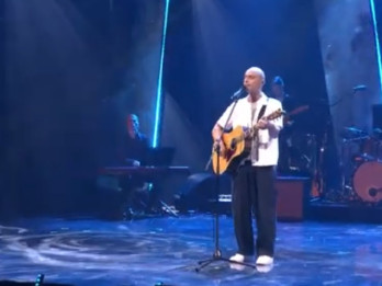 Video: Dona TUVUMS – Muzikālās bankas 2025. gada vērtīgākā dziesma!