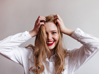 SOS plāns pret matu izkrišanu: No šampūna līdz biotīnam – kompleksa pieeja