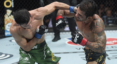 Pantoža līdzvērtīga cīņā sakauj Ercegu un nosargā UFC titulu