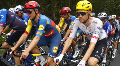 Skujiņš un Neilands "Tour de France" desmitajā posmā finišē lielajā grupā