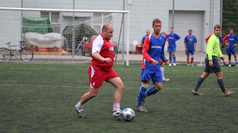 Ulbrokas futbolisti šoreiz pārliecinoši uzveica Ķengaragu
Foto: Ansis Rudzāts