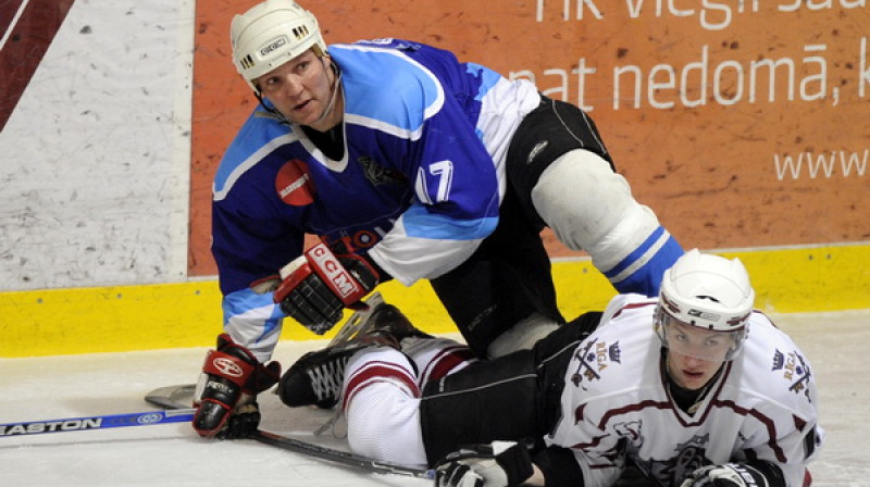 ''Ozolnieki/Monarch'' pavasarī vienu reizi ''iekoda''  "Dinamo/Juniors" un būs arī šā čempionāta favorīti. 

Foto: Romāns Kokšarovs, Sporta Avīze/F64.