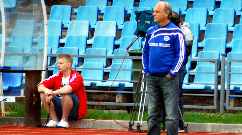 "Liepājas Metalurga" galvenajam trenerim Rīdigeram Abramčikam patīk vainot neveiksmēs tiesnešus un paša komandas futbolistus. Vai pats ir bez vainas?