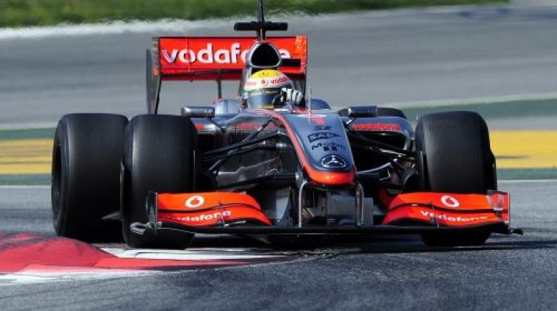 "McLaren" formulas vēl nav tik ātras
Foto: AP