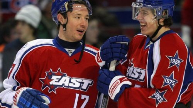 Iļja Kovaļčuks un Jevgeņijs Malkins NHL 
zvaigžņu spēlē
Foto: AP