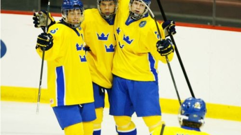 Zviedrijas hokejisti līksmo
Foto: www.iihf.com