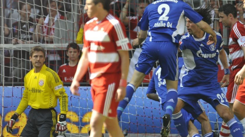 "Bayern" tikko ielaidusi vārtus; "Schalke 04" svin
Foto: AP