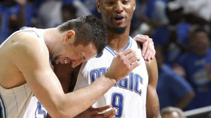 Hedo Turkoglu un Rašārds Luiss 
Foto: AP