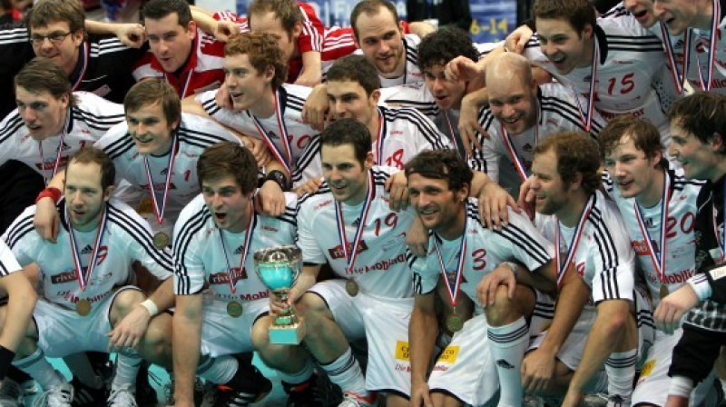 Šveices izlase līksmo par izcīnīto bronzas godalgu pasaules čempionātā Čehijā.

Foto: Ritvars Raits