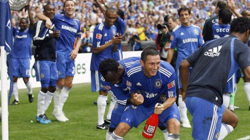 "Chelsea" priecājas par izcīnīto "Community Shield"
Foto: AFP